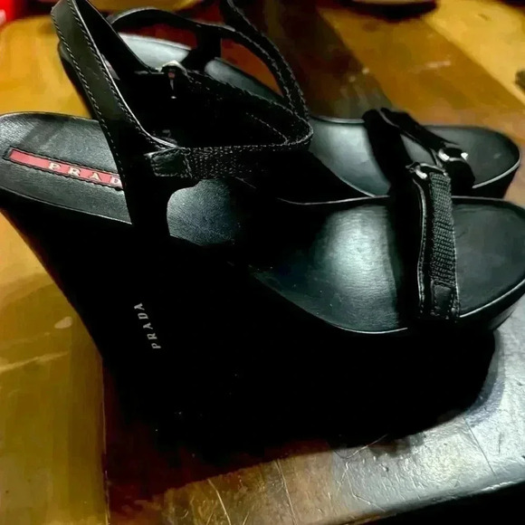 NEW Prada black wedge leathers shoes. Full set. Box & dust bags - Picture 4 of 5